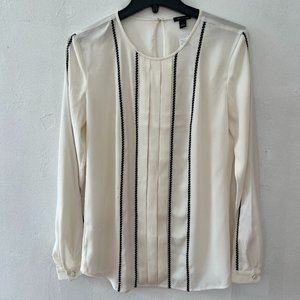 Ann Taylor NWT, Blouse w/pleat & sequin details, Sz Small